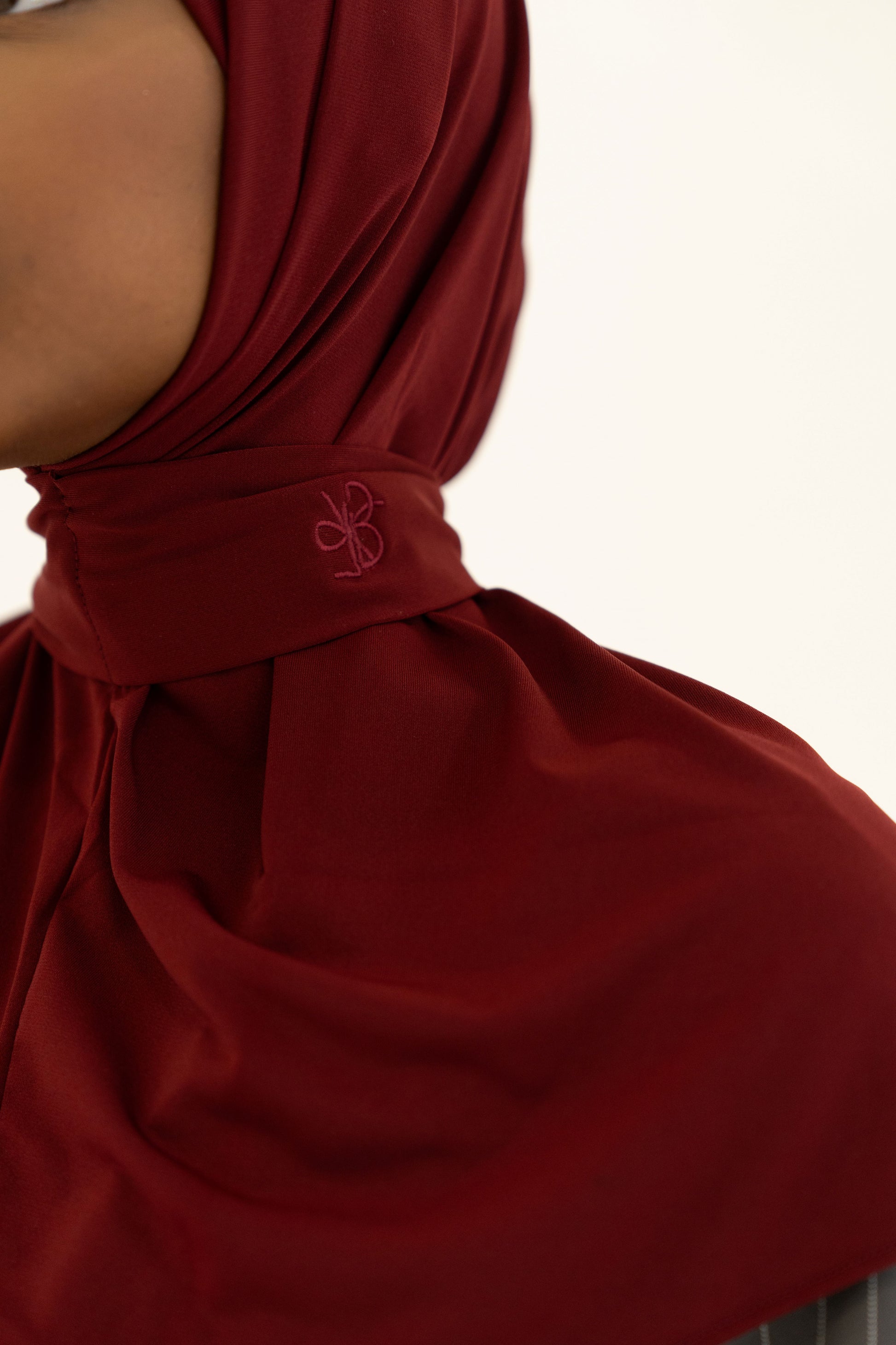 Hijab Instantané – Jersey Premium Rouge Signature